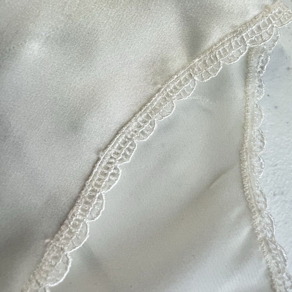 Vintage 90s Victoria Secret Ivory Satin & Lace Short Sleeves Top Sz S Delicate‎ - Picture 16 of 16